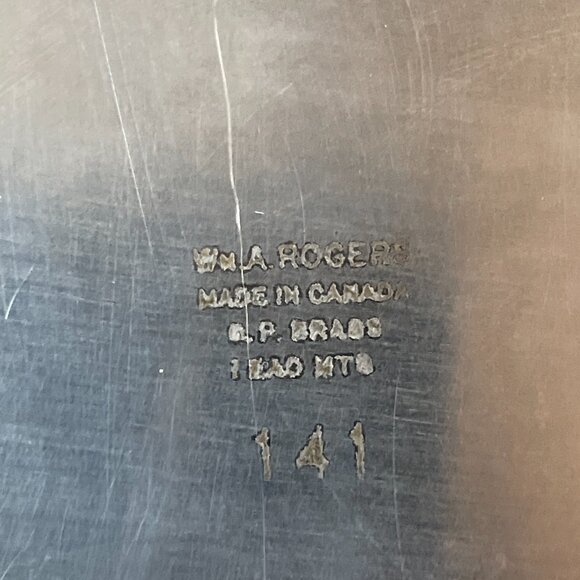 Vintage W.M.Rogers Silverplate Oval 12" Covered Serving Bowl w/insert - Picture 7 of 12